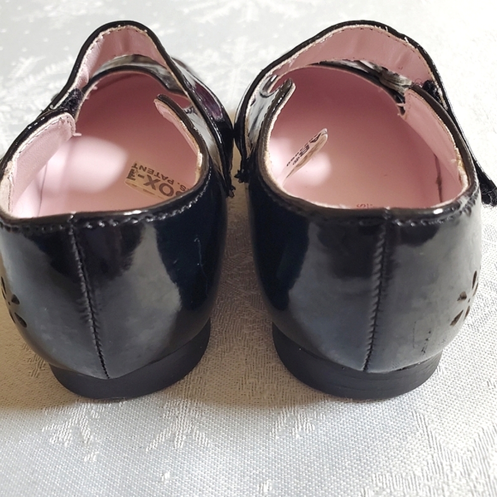 OshKosh Genuine Kids Black Hook Loop Closure Shoes Baby Girl Size 5 - Picture 6 of 11